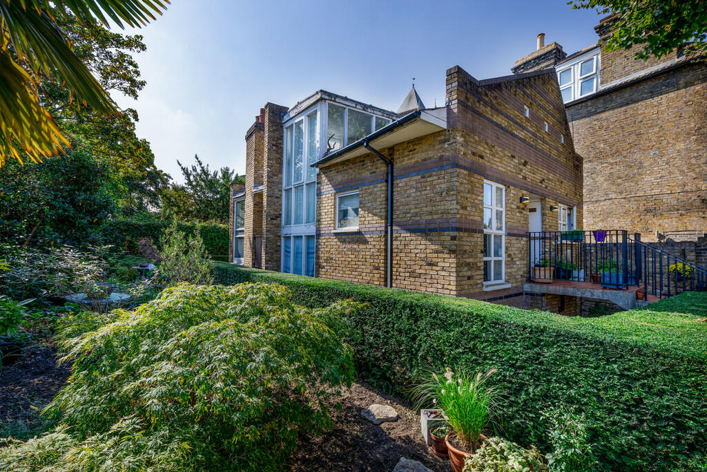 5 bedroom detached house for sale in Ranelagh Road, London, W5