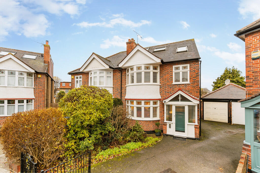 Main image of property: Chalfont Way, London