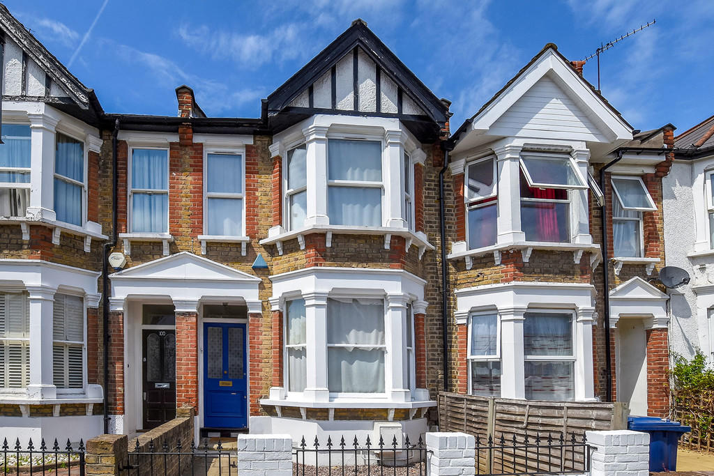 5 bedroom terraced house for sale in Murray Road, London, W5