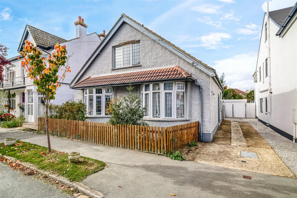 Main image of property: Sandleigh Road, Leigh-on-Sea, Essex, SS9