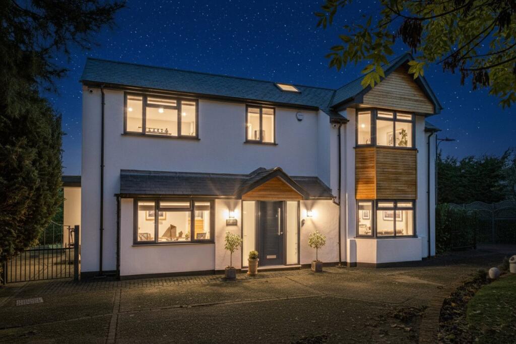 Main image of property: Eastwood Old Road, Leigh-on-Sea, Essex, SS9