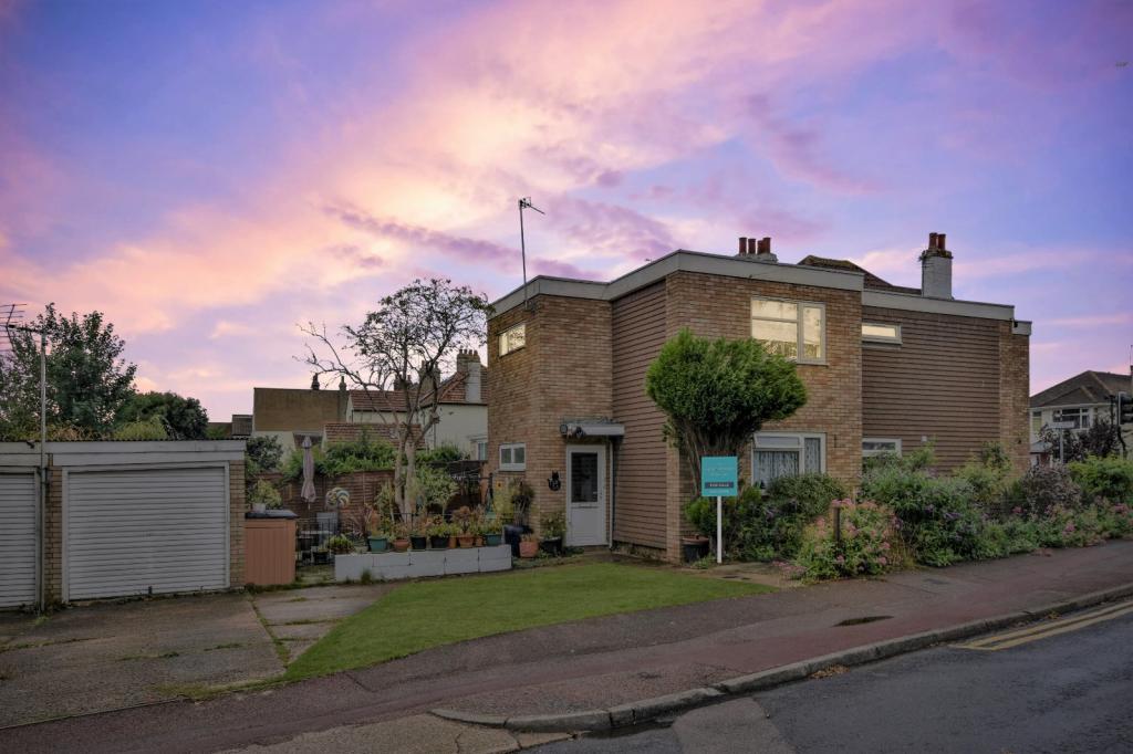 1 bedroom apartment for sale in Blackgate Road, Shoeburyness, Essex, SS3