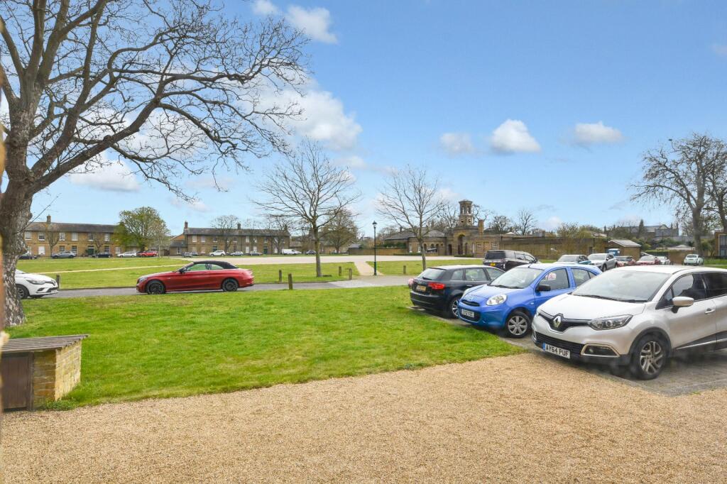 4 bedroom terraced house for sale in Horseshoe Crescent (Block E