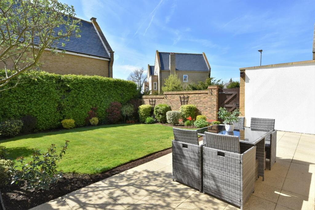 3 bedroom detached house for sale in Gunners Rise, Shoebury Garrison
