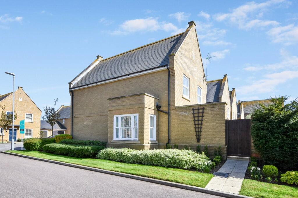 3 bedroom detached house for sale in Gunners Rise, Shoebury Garrison