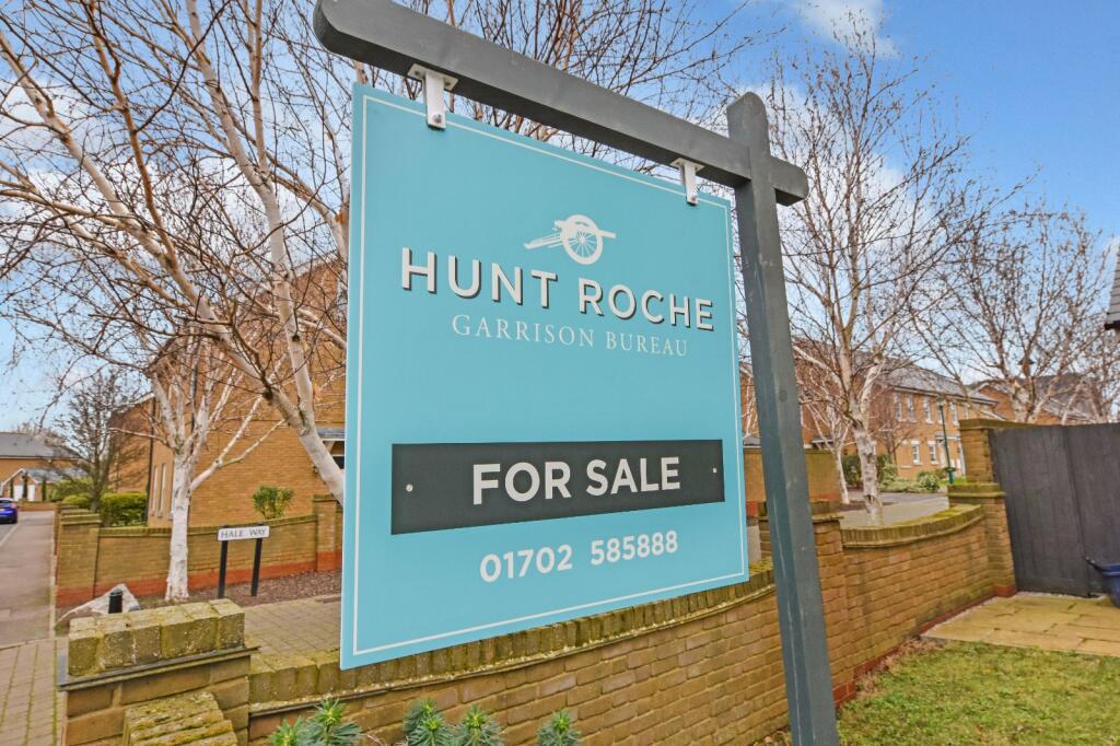 3 bedroom detached house for sale in Gunners Rise, Shoebury Garrison