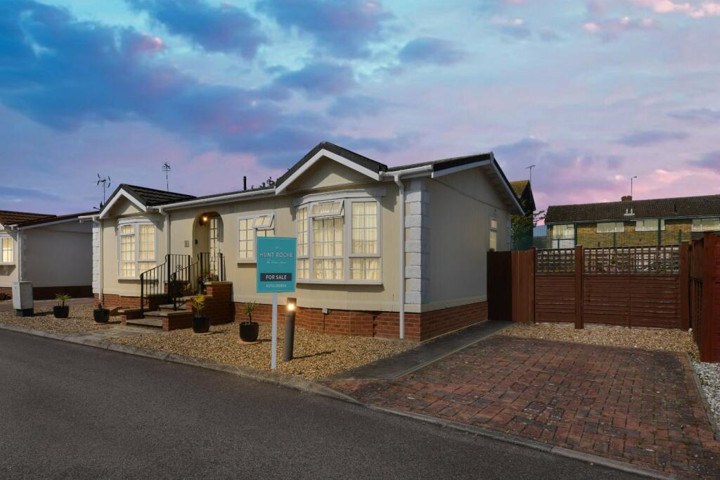 2 bedroom bungalow for sale in East Beach Park, Tingdene Park