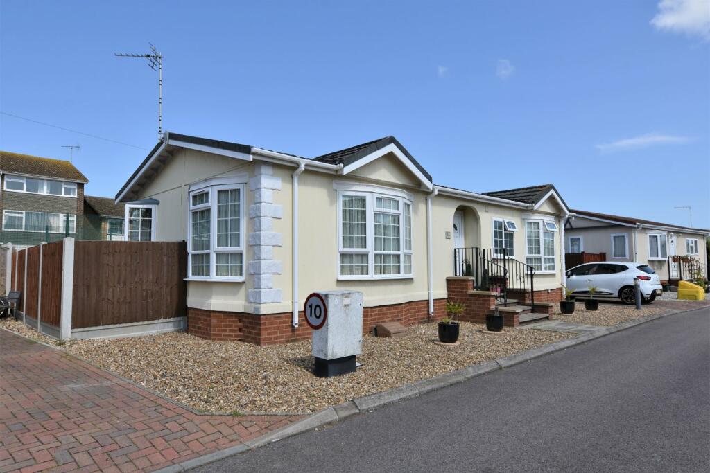 2 bedroom bungalow for sale in East Beach Park, Tingdene Park