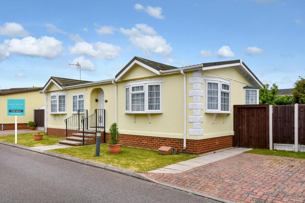 2 bedroom bungalow for sale in East Beach Park, Tingedene Park Homes