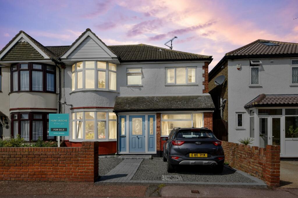 4 bedroom semidetached house for sale in Wakering Road, Shoeburyness, Essex, SS3