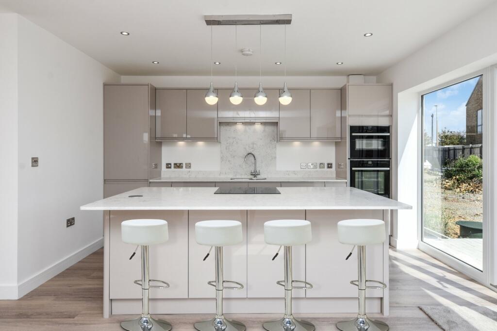 4 bedroom link detached house for sale in New Garrison Road