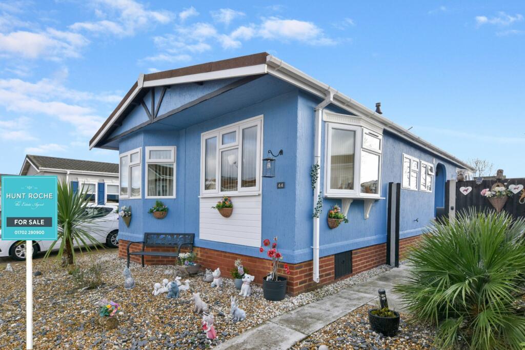 2 bedroom retirement property for sale in East Beach Park, Tingdene