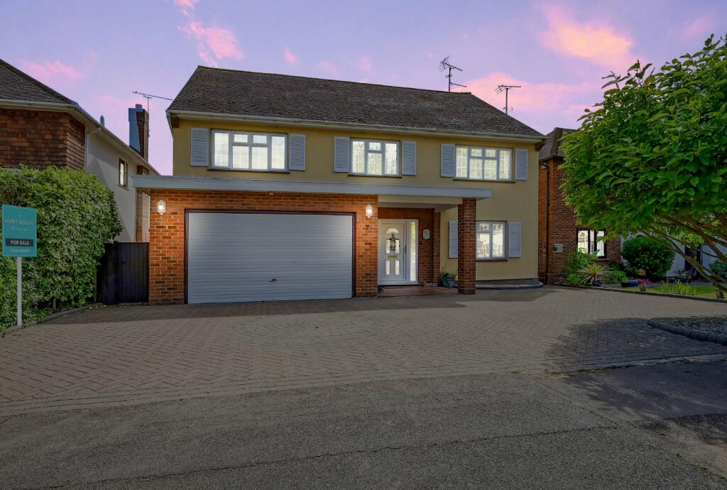 4 bedroom detached house for sale in Weare Gifford,
