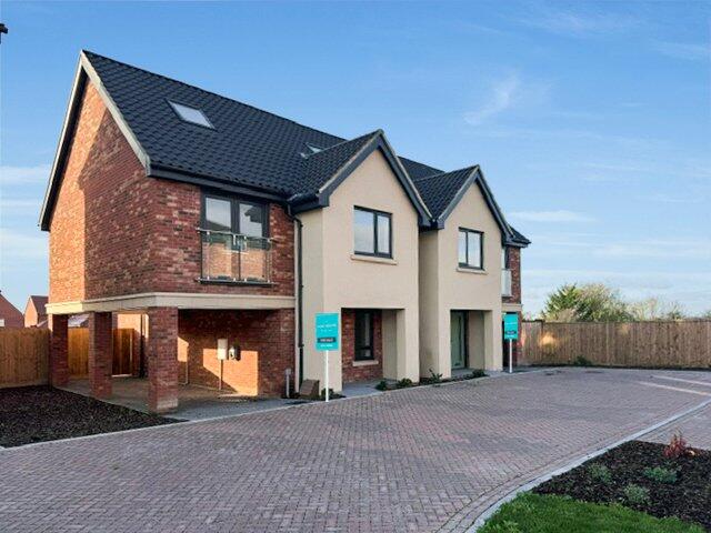 4 bedroom semi-detached house