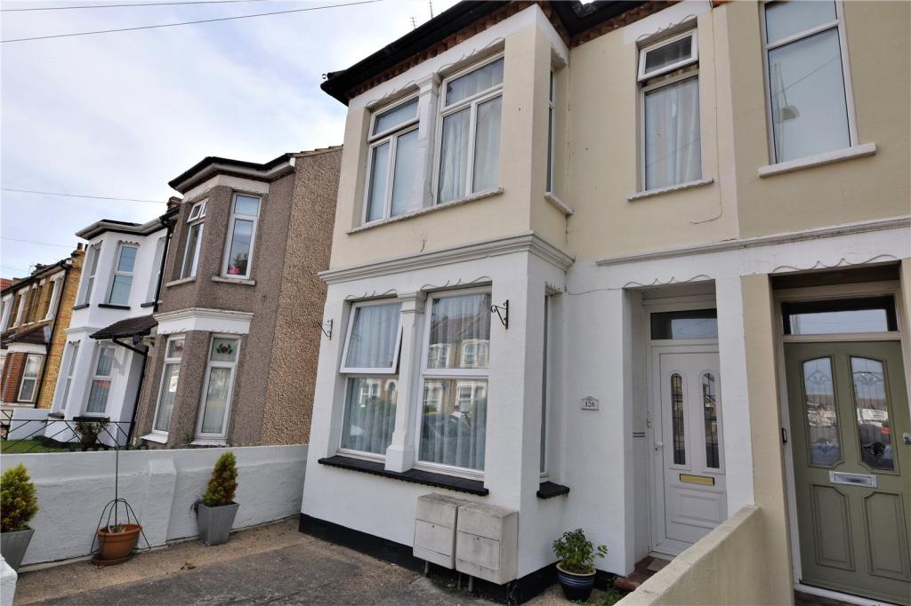 1 bedroom apartment for sale in High Street, Shoeburyness, Essex, SS3