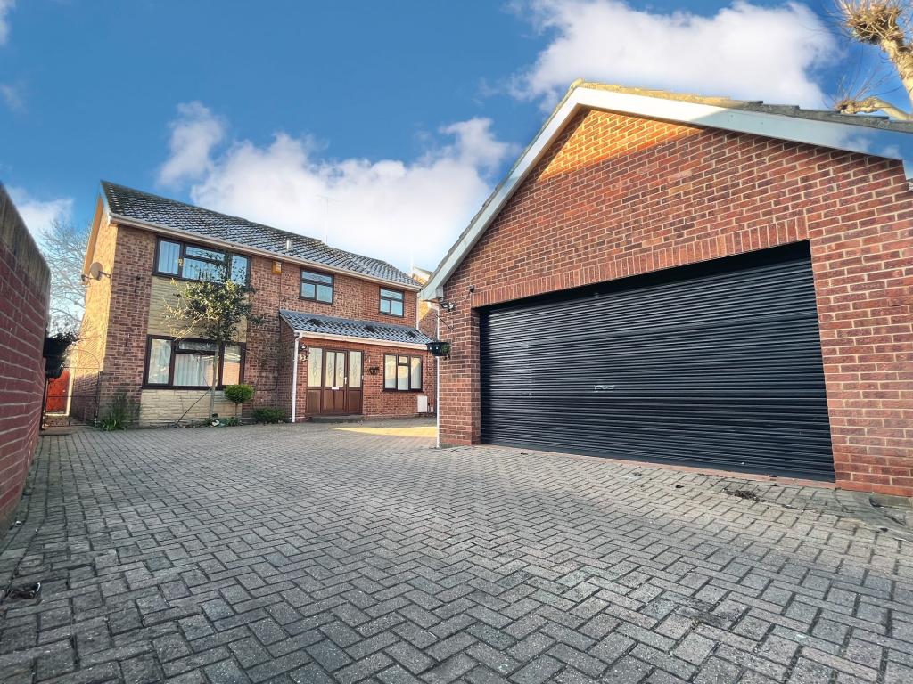 4 bedroom detached house for sale in Elmfield Road, Peterborough, PE1