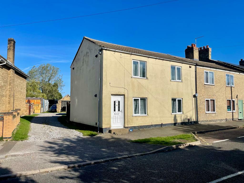 3 bedroom end of terrace house for sale in High Street, Eye