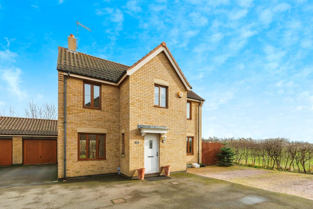 4 bedroom detached house for sale in Normangate, Ailsworth