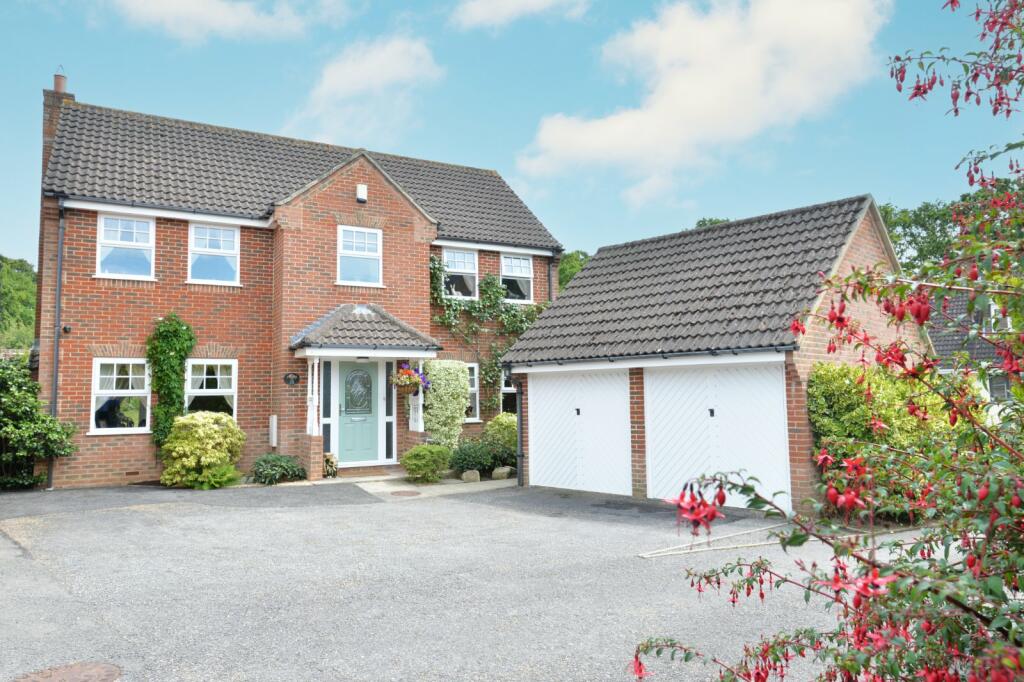 4 bedroom detached house for sale in Wisbech Way, Hordle, Lymington