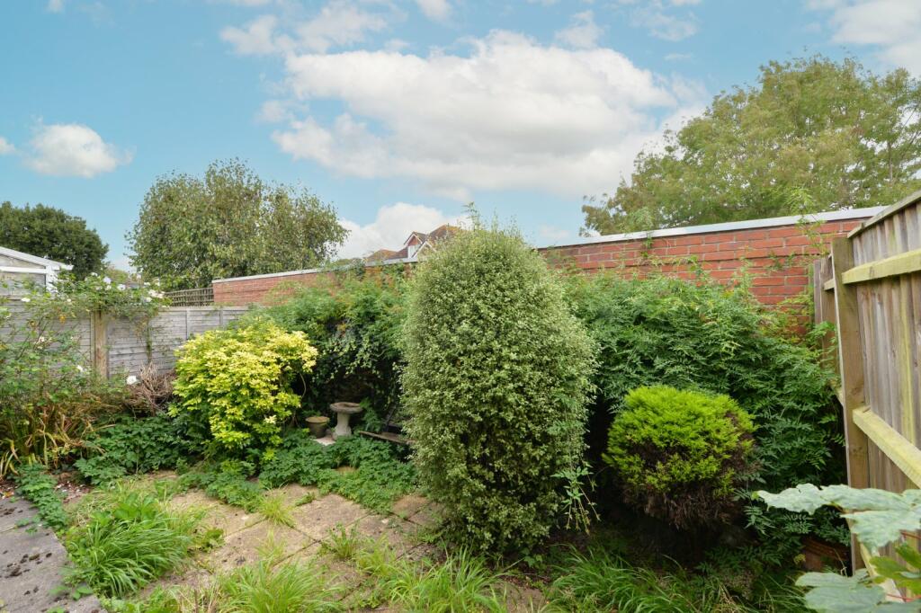 Additional property image - Norris Gardens, New Milton, Hampshire, BH25