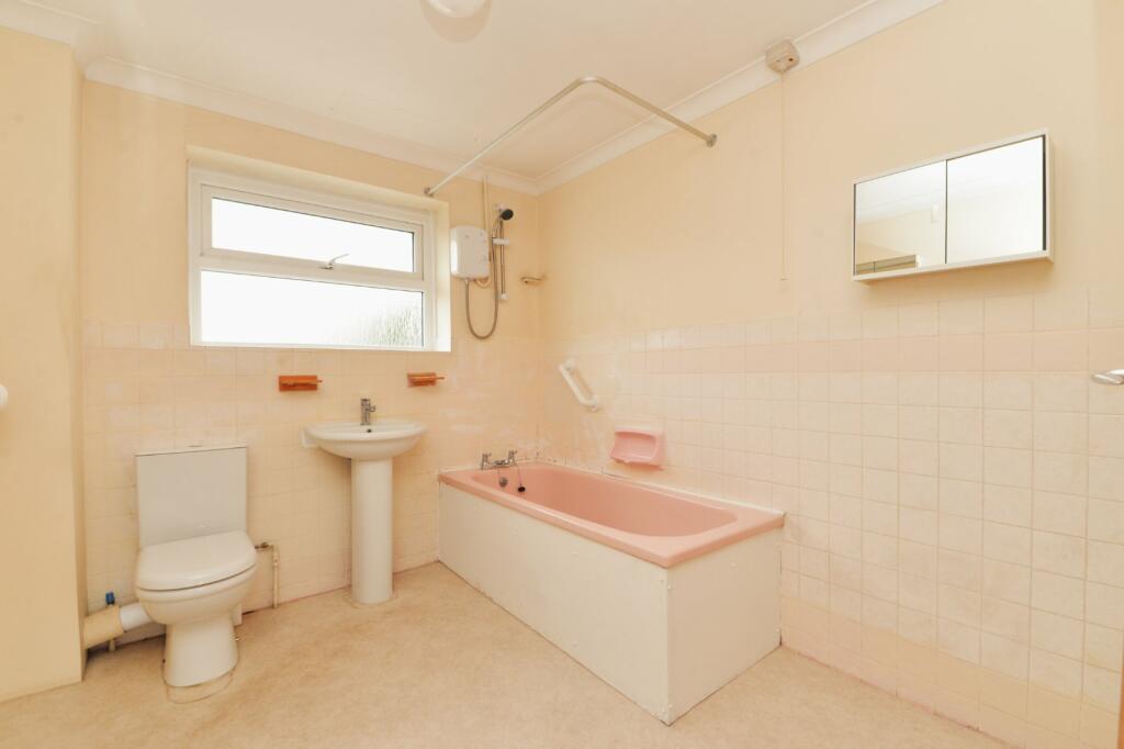 Additional property image - Norris Gardens, New Milton, Hampshire, BH25