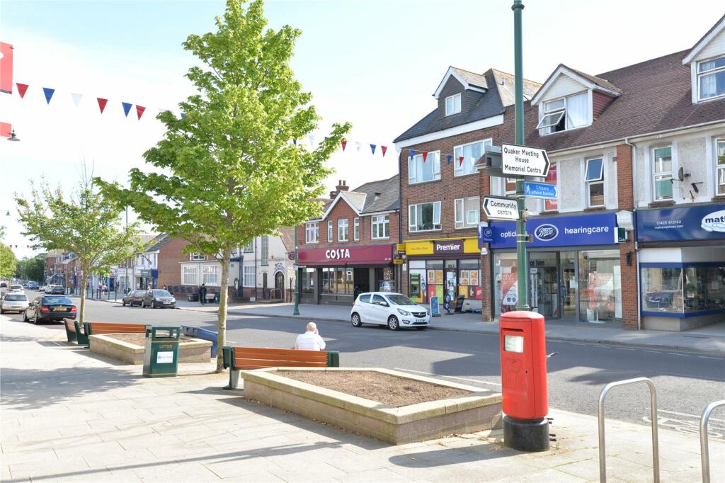 Additional property image - Norris Gardens, New Milton, Hampshire, BH25