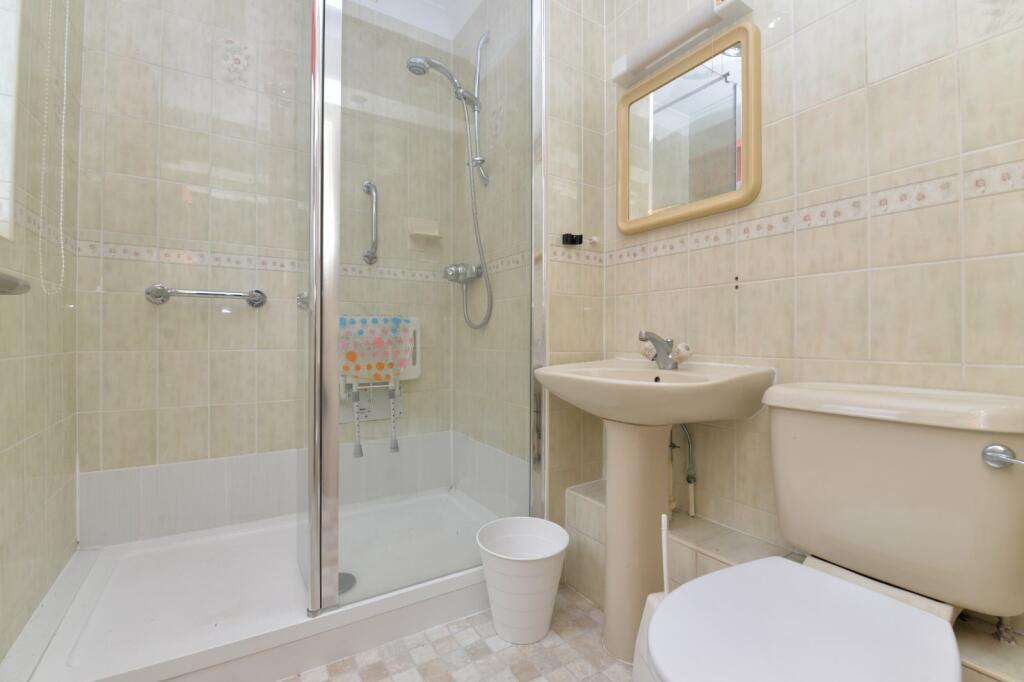 Additional property image - Heather Lodge, Whitefield Road, New Milton, Hampshire, BH25