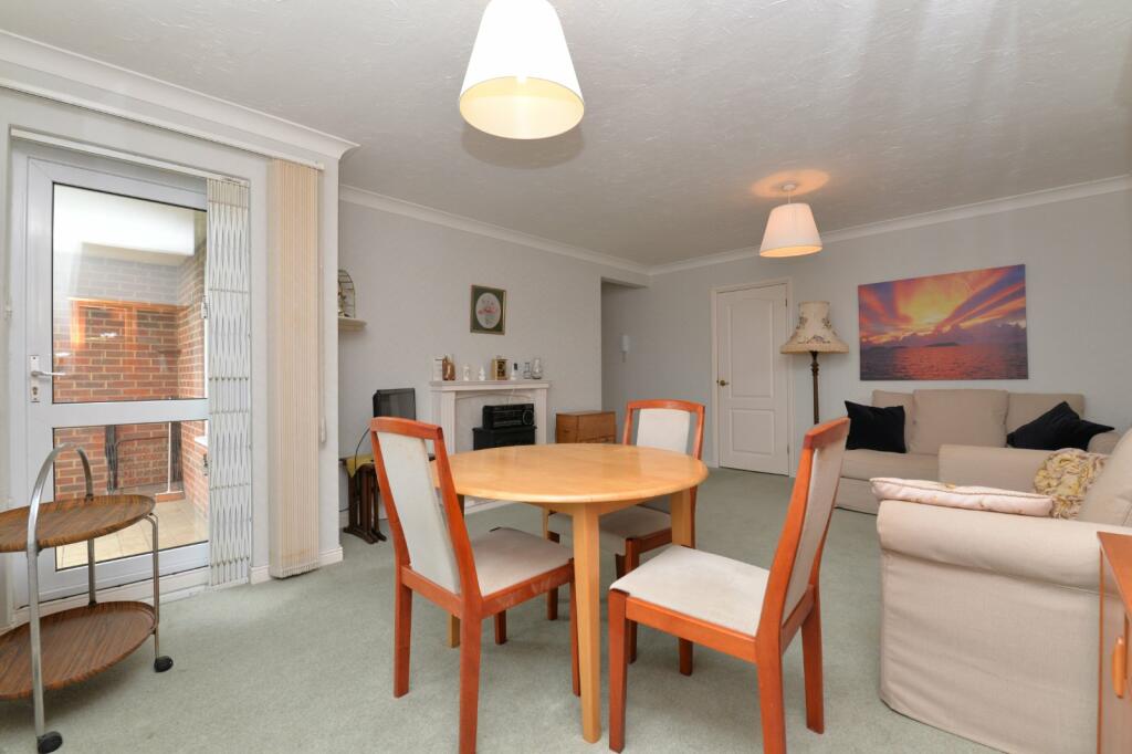 Additional property image - Heather Lodge, Whitefield Road, New Milton, Hampshire, BH25
