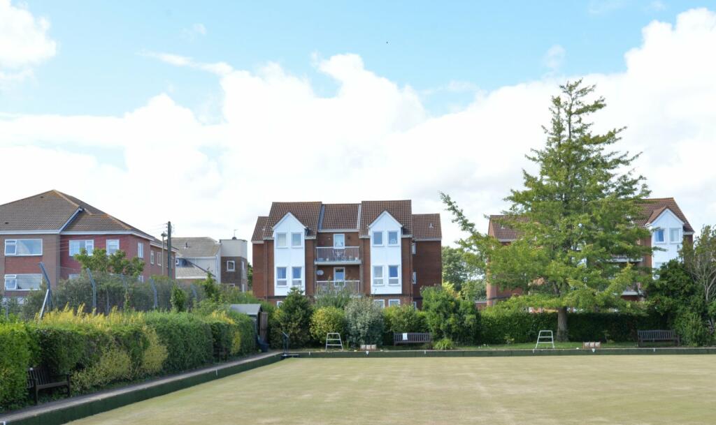 Additional property image - Heather Lodge, Whitefield Road, New Milton, Hampshire, BH25