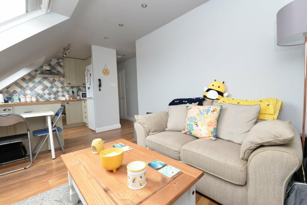 Additional property image - Eastlands, New Milton, Hampshire, BH25