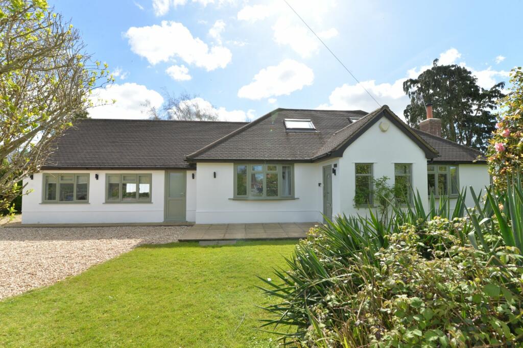 5 bedroom bungalow for sale in Danehurst New Road, Tiptoe, Lymington