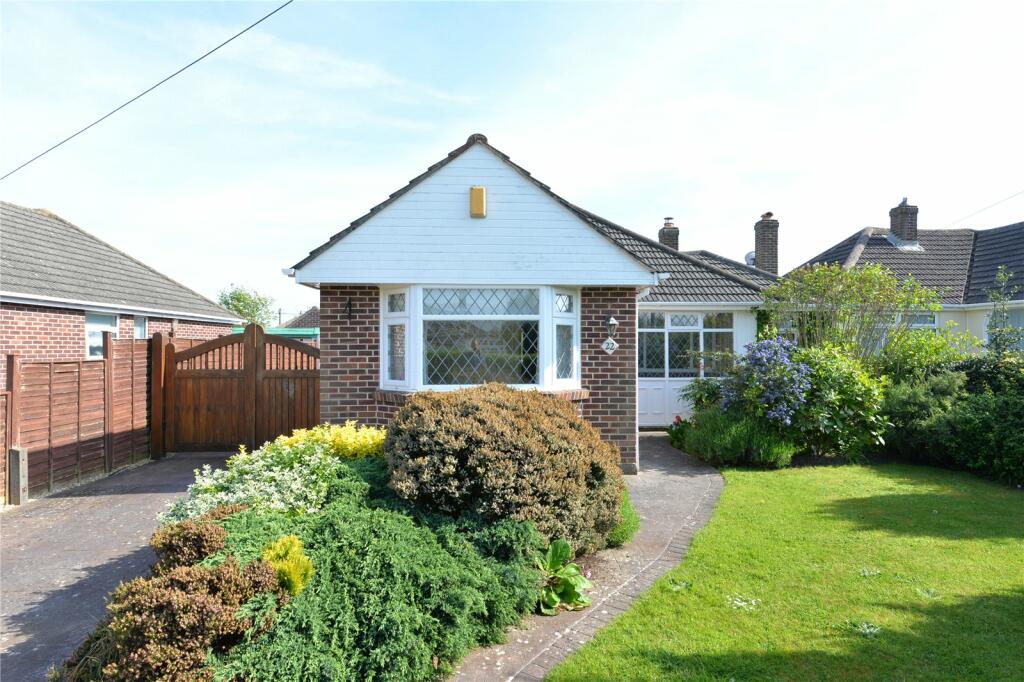 2 Bedroom Bungalow For Sale In Chiltern Drive Barton On Sea New