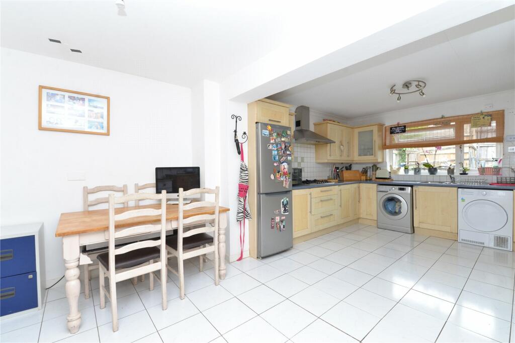 Additional property image - Willowdene Close, New Milton, Hampshire, BH25