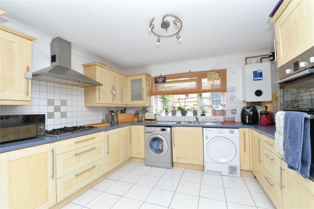 Additional property image - Willowdene Close, New Milton, Hampshire, BH25