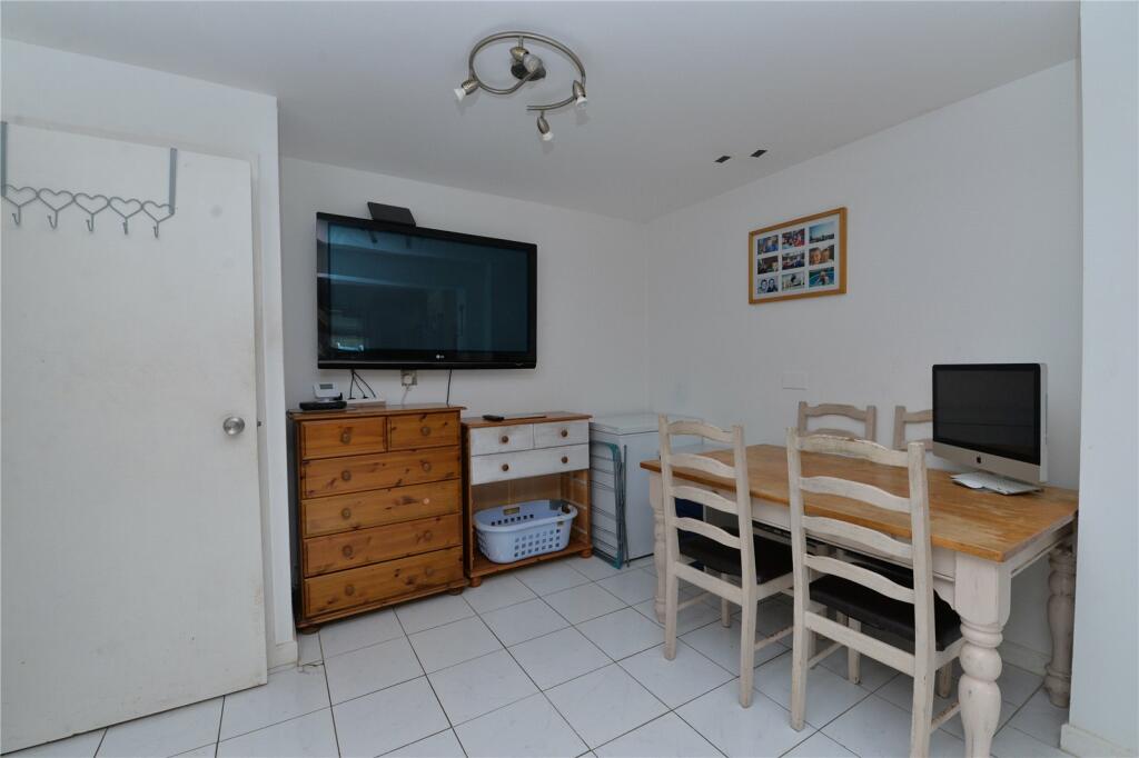 Additional property image - Willowdene Close, New Milton, Hampshire, BH25