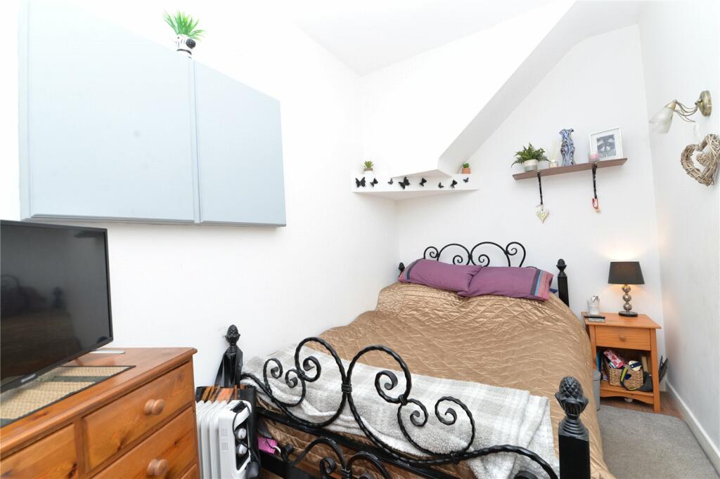 Additional property image - Willowdene Close, New Milton, Hampshire, BH25