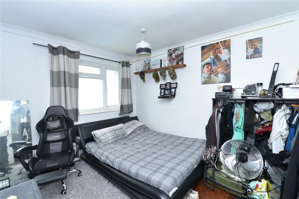 Additional property image - Willowdene Close, New Milton, Hampshire, BH25