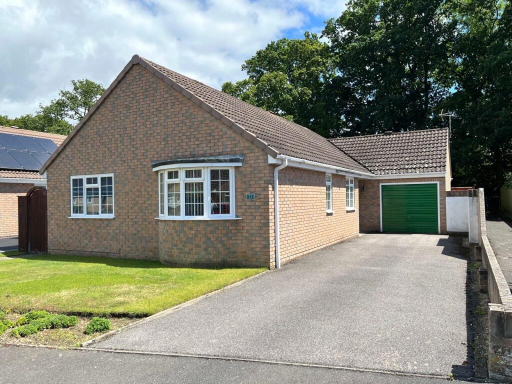 Main image of property: Thetchers Close, New Milton, Hampshire, BH25