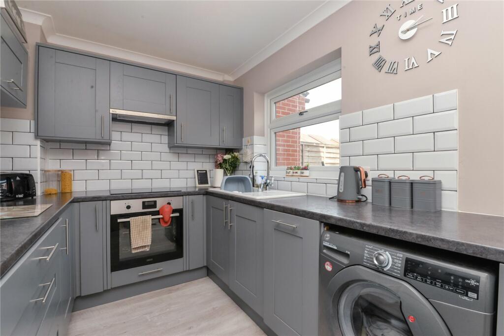 Additional property image - Vincent Road, New Milton, Hampshire, BH25
