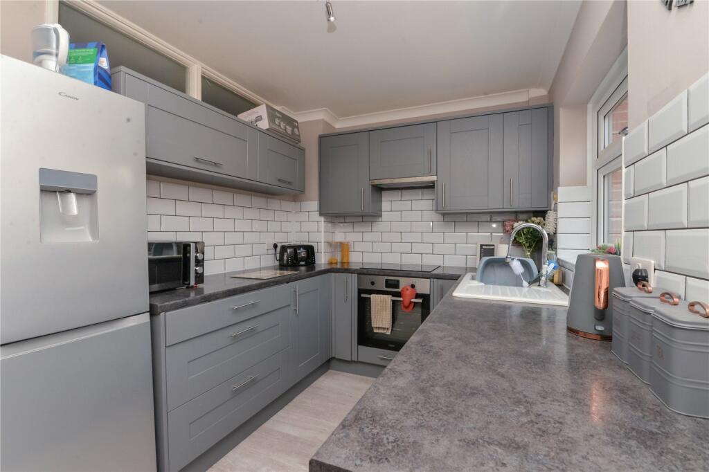 Additional property image - Vincent Road, New Milton, Hampshire, BH25