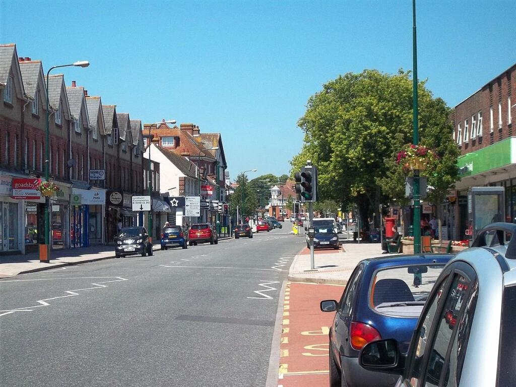 Additional property image - Vincent Road, New Milton, Hampshire, BH25