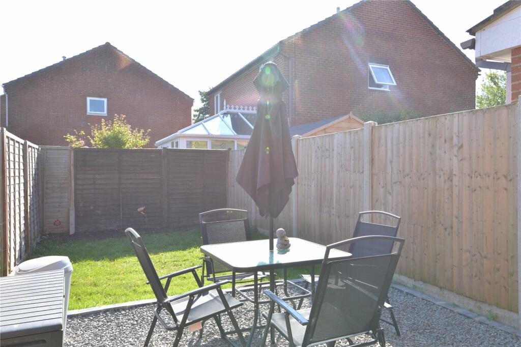 Additional property image - Vincent Road, New Milton, Hampshire, BH25