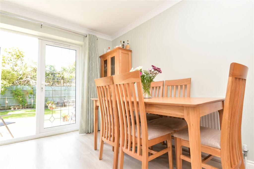 Additional property image - Avenue Road, New Milton, Hampshire, BH25