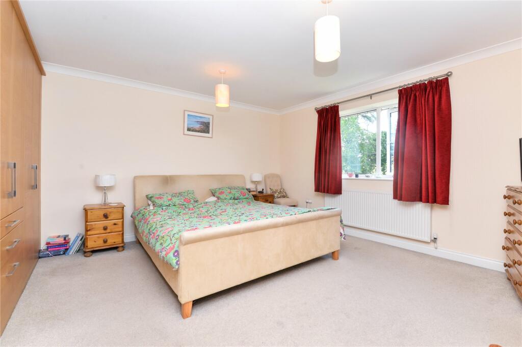Additional property image - Avenue Road, New Milton, Hampshire, BH25