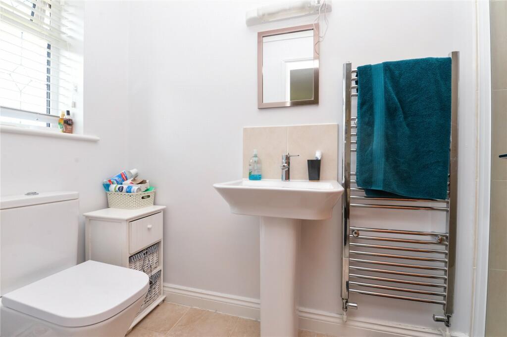 Additional property image - Avenue Road, New Milton, Hampshire, BH25
