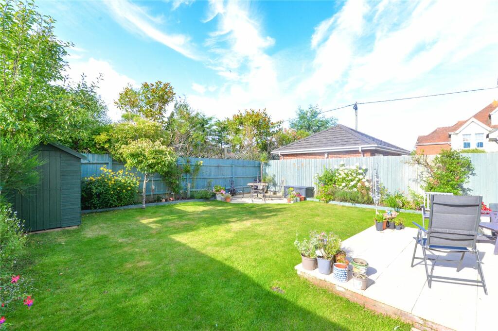 Additional property image - Avenue Road, New Milton, Hampshire, BH25