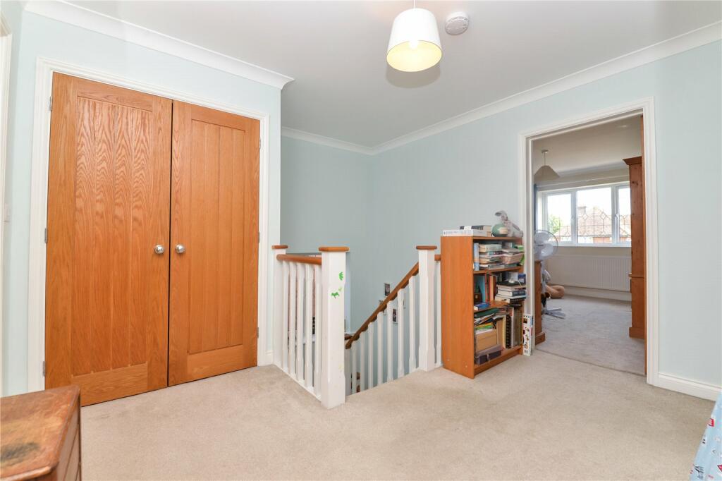 Additional property image - Avenue Road, New Milton, Hampshire, BH25