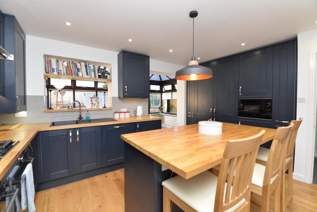 Additional property image - Bowland Rise, New Milton, Hampshire, BH25