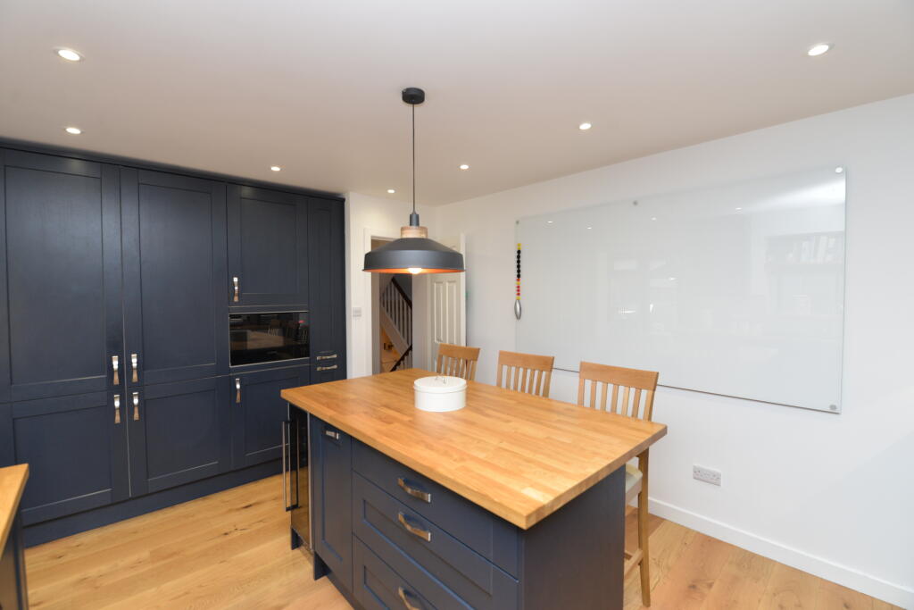 Additional property image - Bowland Rise, New Milton, Hampshire, BH25