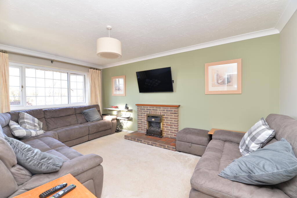 Additional property image - Bowland Rise, New Milton, Hampshire, BH25